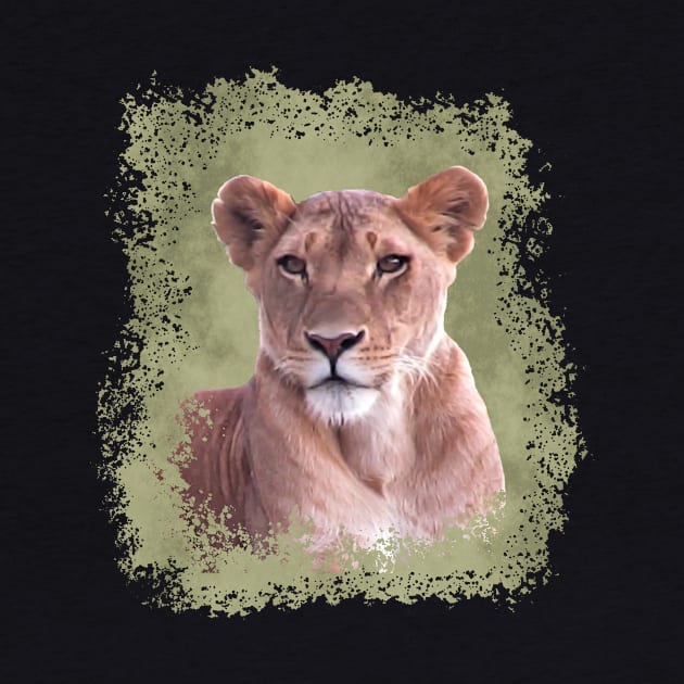 Lioness - Lion - Africa by T-SHIRTS UND MEHR